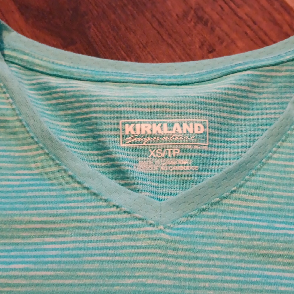 Workout top‎ - Picture 2 of 6